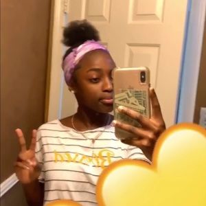 Meet your Posher, Naya